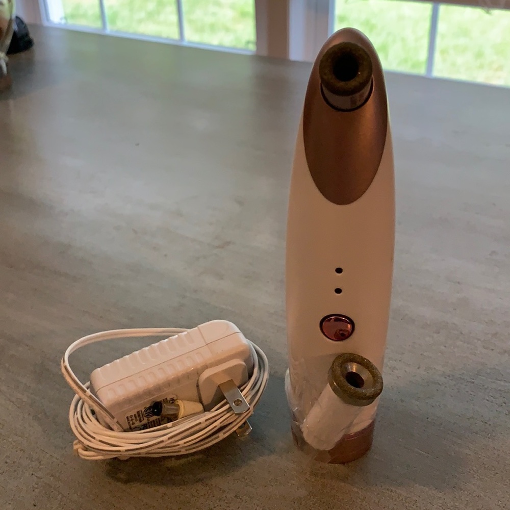 Trophy skin microdermabrasion wand with two tips